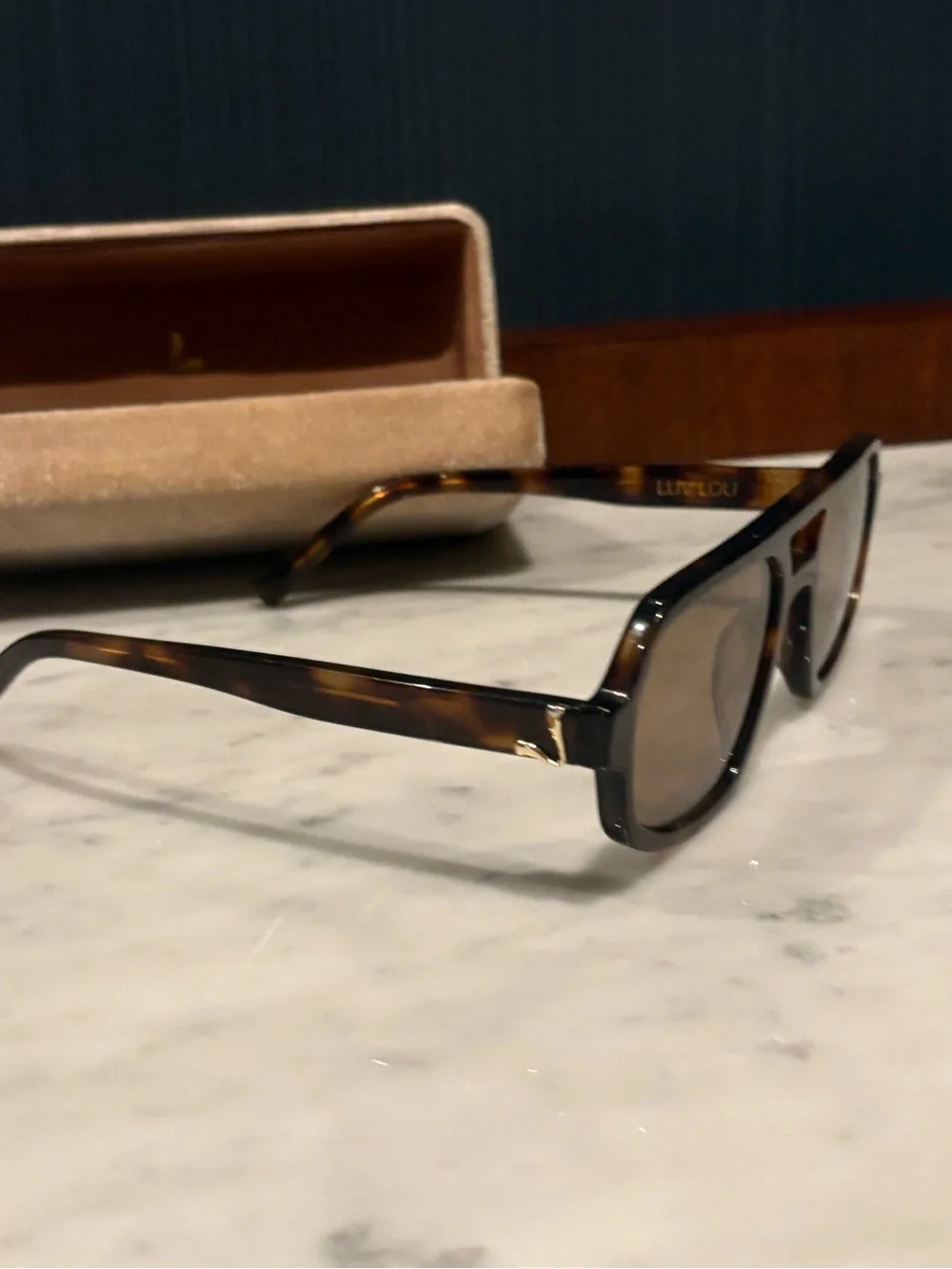 Luv Lou “The Banks” Aviator Sunglasses in Moss Tort